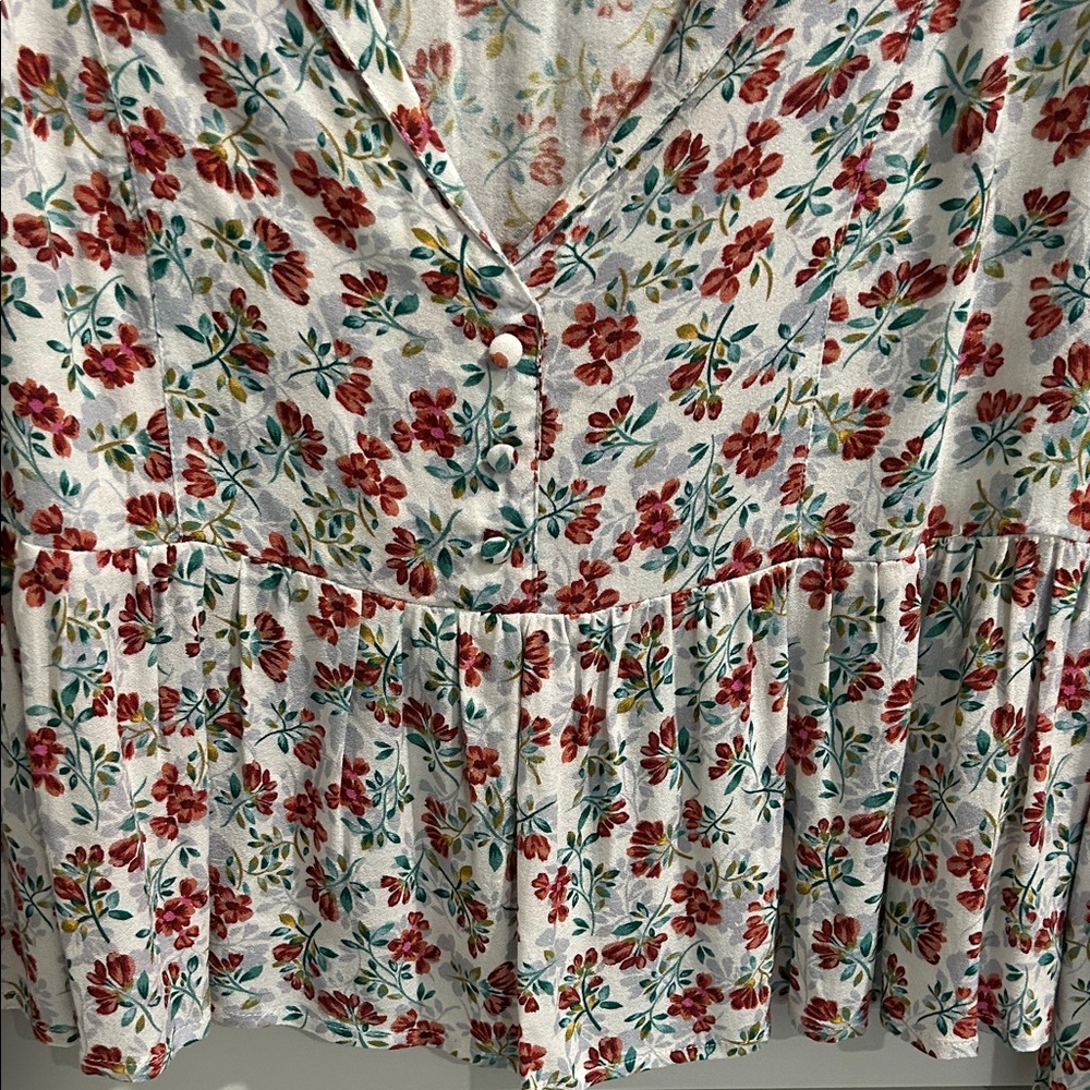 Jack by BB Dakota Floral V-Neck Peplum Blouse - Picture 4 of 10